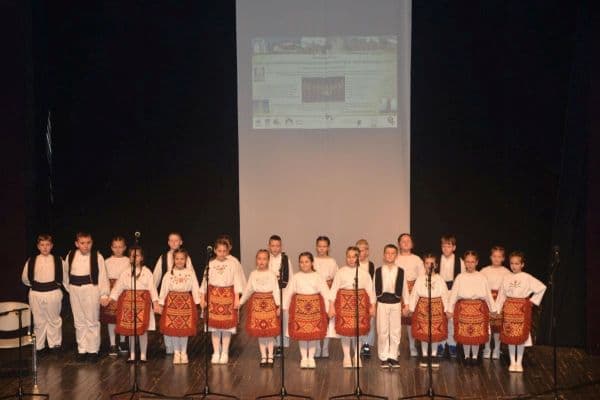 Koncert pjevačke grupe "Kamenički biseri"